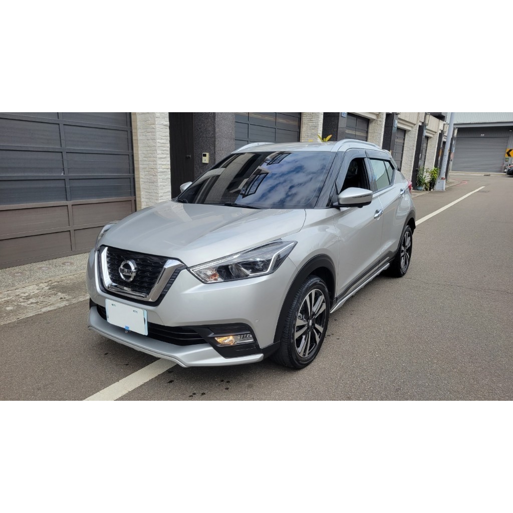 2018 NISSAN KICKS 智型旗艦版 銀色跑2.7萬公里 原鈑件 原廠保養 低里程 休旅車 中古車