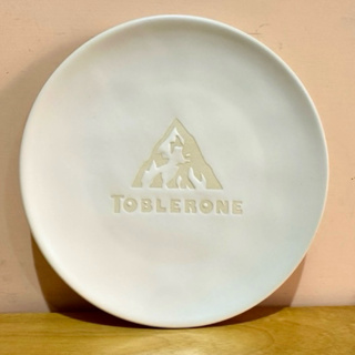 《茶蛋市集》 TOBLERONE瑞士三角巧克力 刻紋瓷盤 單入 陶瓷盤 花紋 餐盤 三角巧克力 瑞士 非 健達 馬克杯