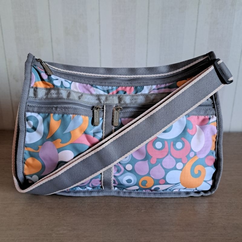 LeSportsac 7507 DELUXE EVERYDAY BAG 奢華斜背包 復古圖騰