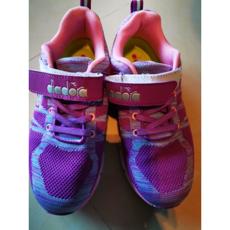 diadora粉紅色童鞋22公分
