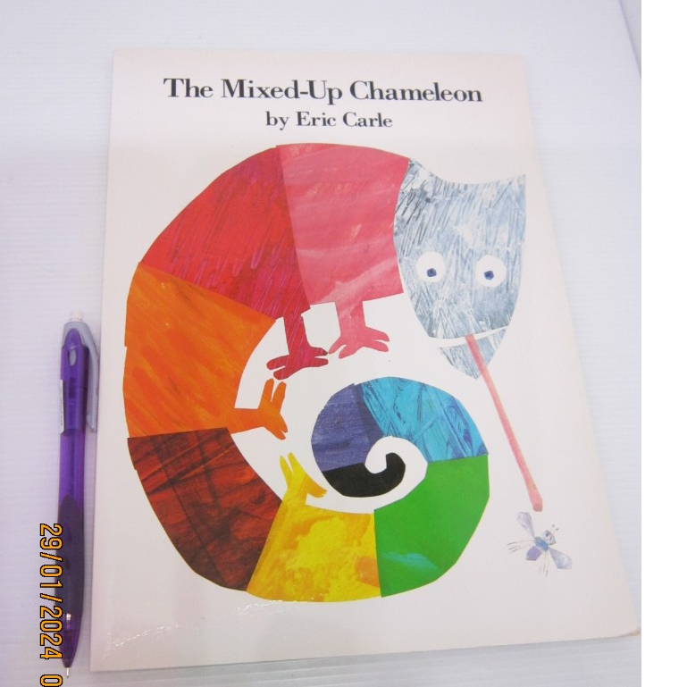 「二手書」The Mixed-Up Chameleon by  Eric carle 艾瑞．卡爾 (平裝版) 英文繪本