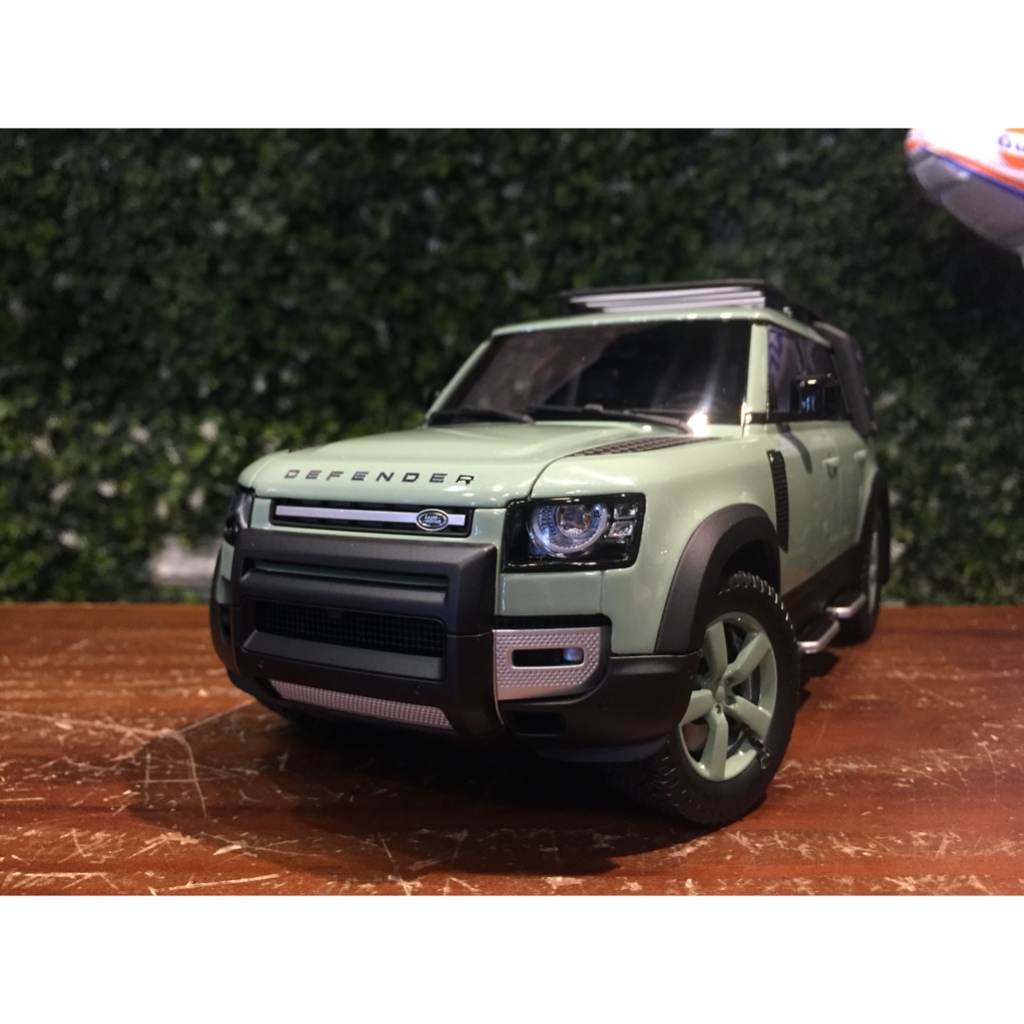 1/18 Almost Real Land Rover Defender 110 75th 810811【MGM】