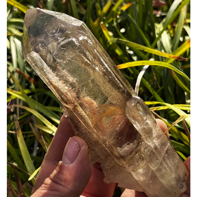 天然馬達加斯加白水晶骨幹水晶柱標本原石超清透水膽路骨幹水晶