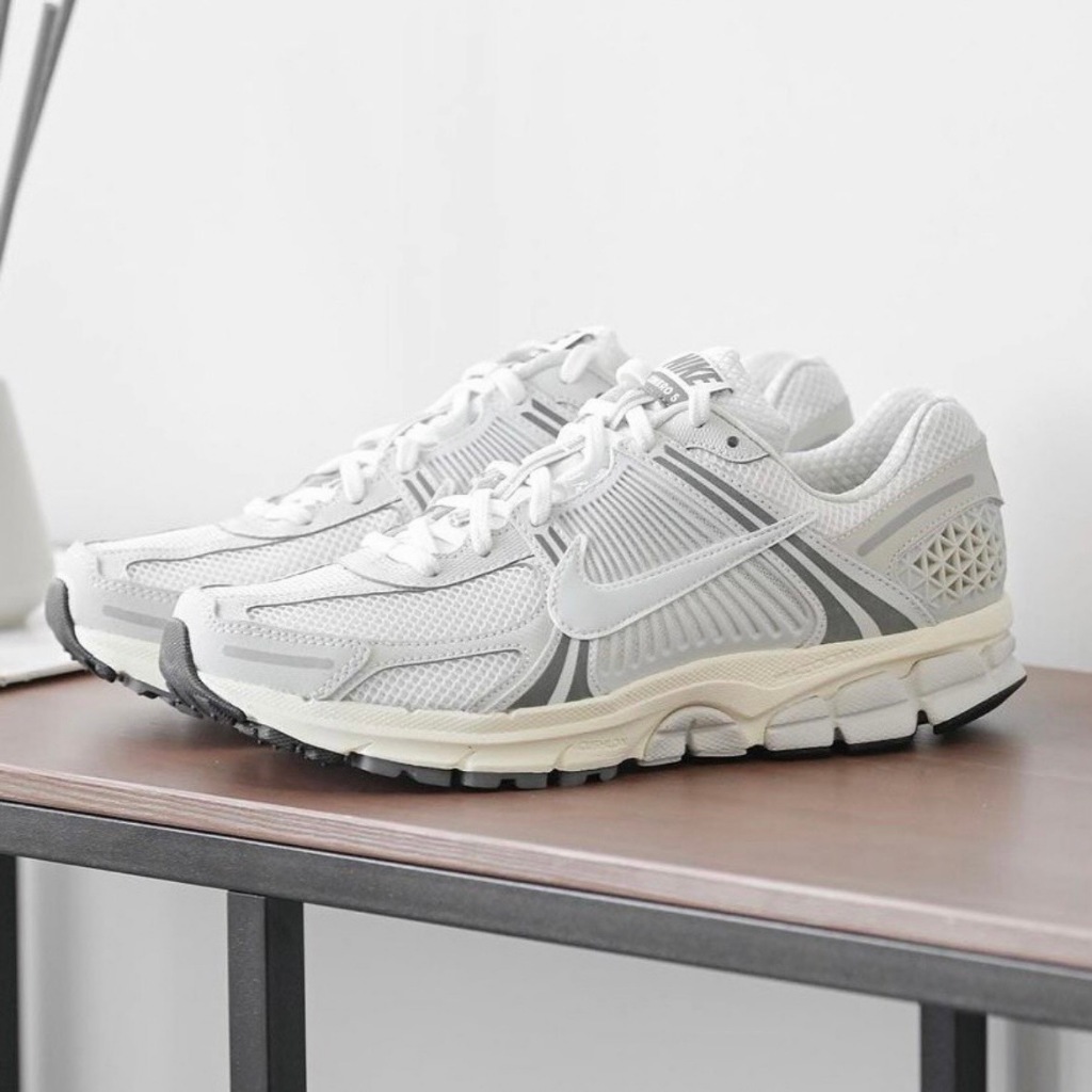 【Leein】Nike Air Zoom Vomero 5 Platinum Tint奶油淺灰老爹鞋HF0731-007