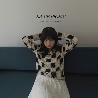 [明天出貨] Space Picnic｜黑白格縷空上衣-1色(現貨)【C24021044】