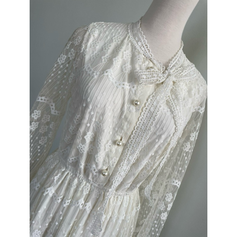 韓國連線二手厚磅數純白蕾絲領口綁帶珍珠釦連身長袖洋裝、輕婚紗、登記洋裝（F號）