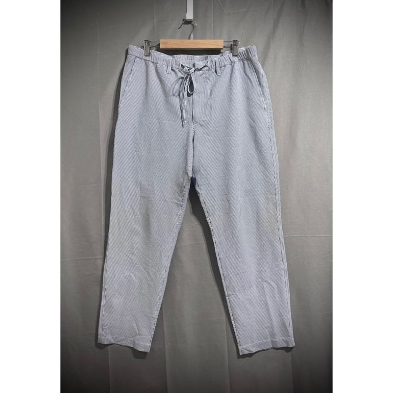 Muji 無印良品 薄款灰白直條紋聚酯纖維抽繩褲 鬆緊腰圍八分錐形褲 男 180/92A XL