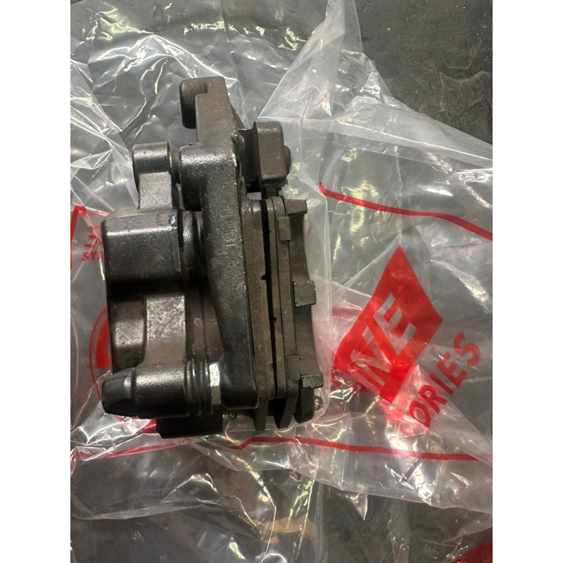 山葉 YAMAHA CYGNUS GRYPHUS 勁戰 六代 原廠 前 卡鉗 夾具