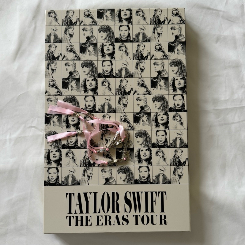 Taylor Swift 泰勒絲 The Eras Tour 時代巡演 VIP禮盒 周邊 明信片 帆布袋 海報 徽章