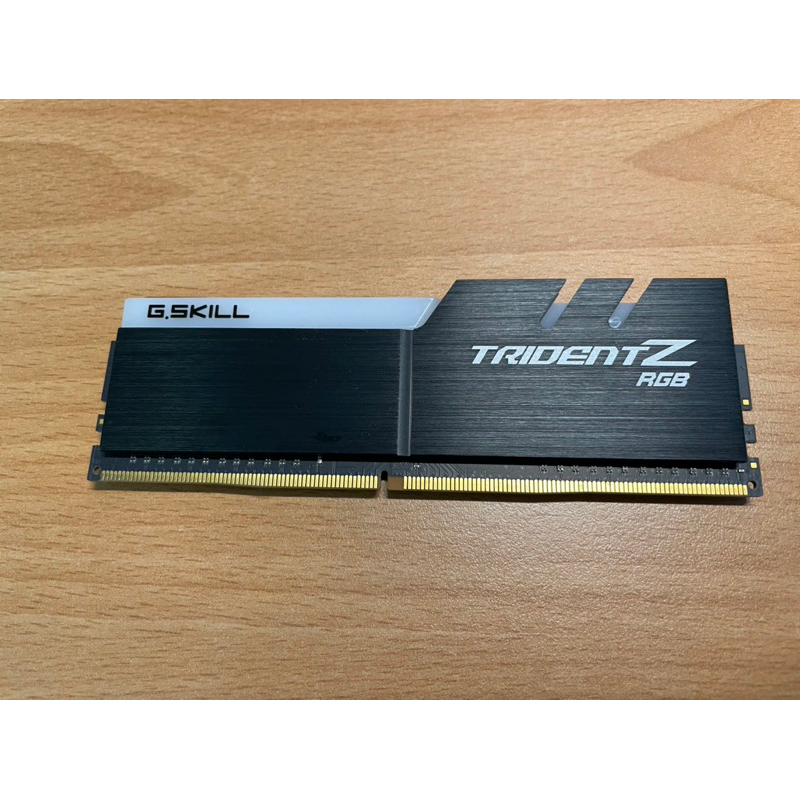 芝奇 幻光戟 DDR4 8g *2 3200C14 終保(F4-3200C14D-16GTZR