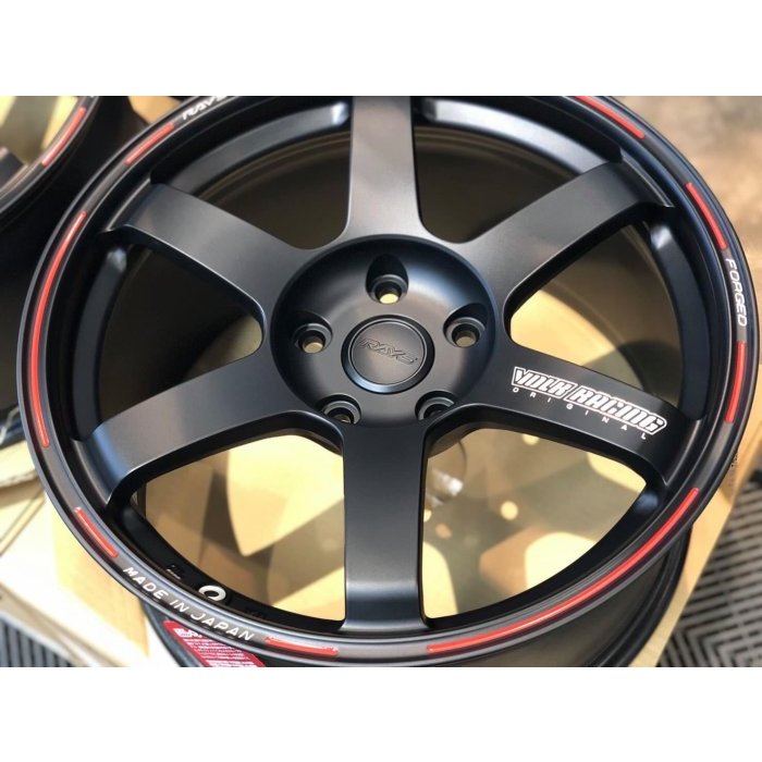 正品 日本製 RAYS TE37 鍛造 18吋鋁圈孔112 消光黑紅邊 無蓋子 FK8 type r 255-40-18