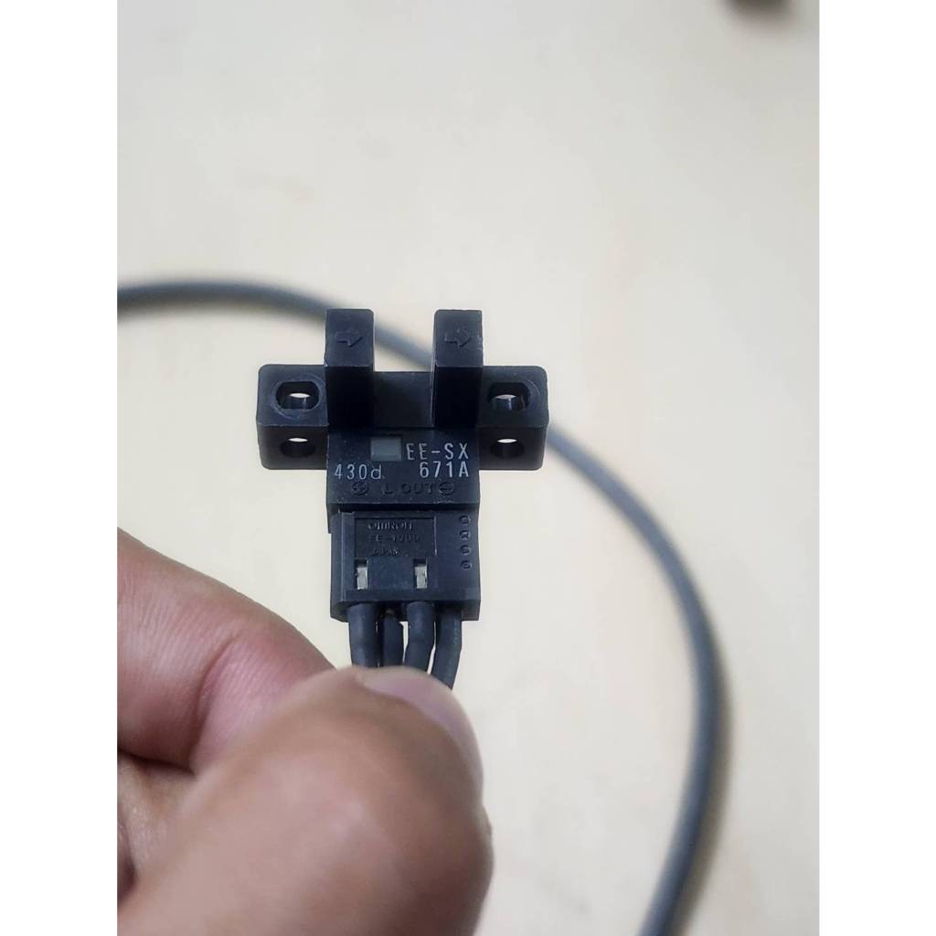 Omron歐姆龍 EE-SX671A 溝槽型接頭/溝槽L型 光電素子(含含EE-1009接頭附導線)