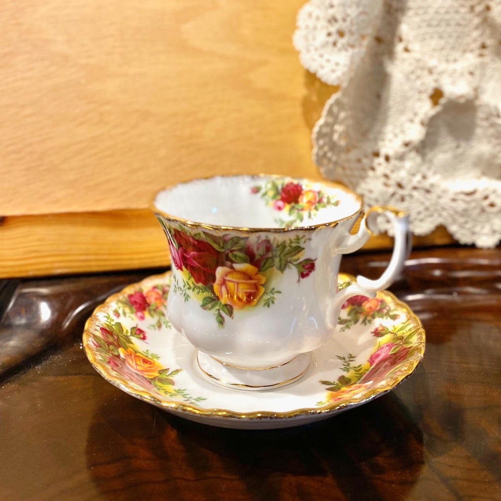 英國皇家阿爾伯特☕✨🌹古老鄉村玫瑰系列 Royal Albert Old Country Roses 骨瓷茶具 24K金