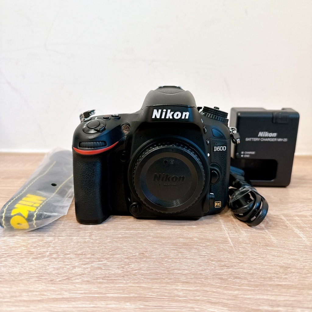 ( 尼康超值入門全片幅 ) Nikon D600/AF-S 24-70mm F2.8E VR 二手單眼相機 低快門