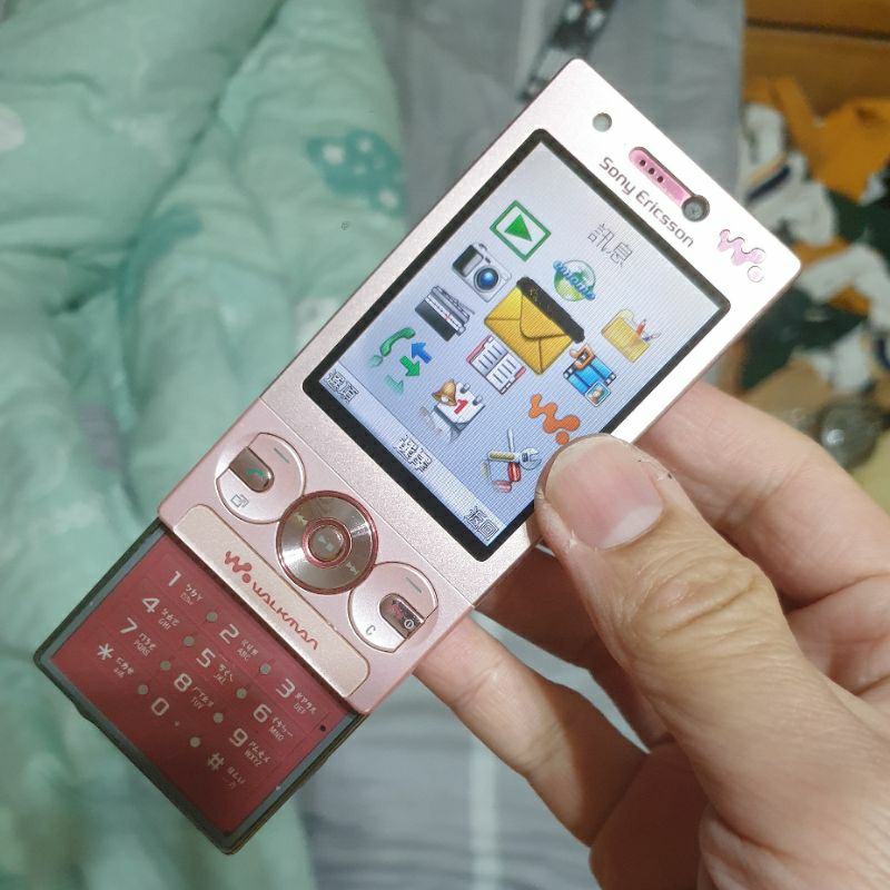 出清經典收藏 Sony Ericsson W705 粉色 經典滑蓋 walkman 音樂手機  螢幕黑影  相機失效