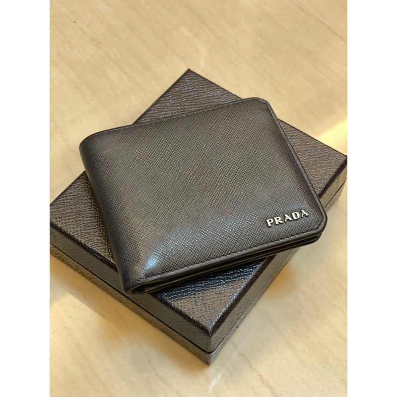 Prada 2M0513深藍防刮牛皮對開男士短夾