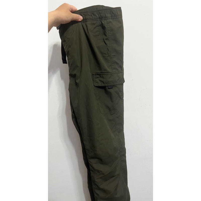 二手-Uniqlo防風褲（綠）$130