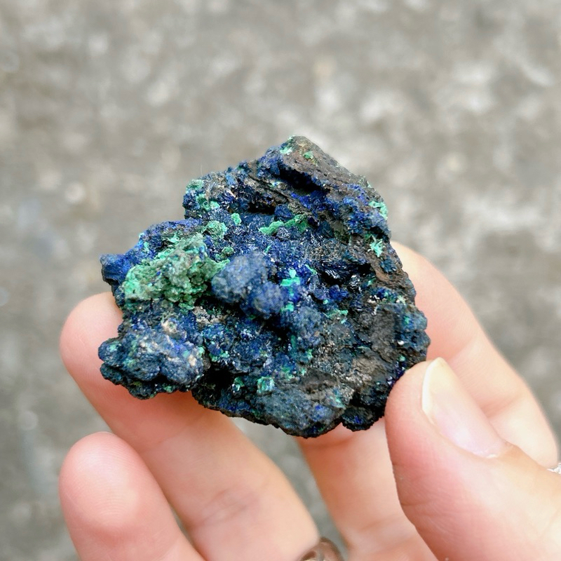 ▪️️𝐴𝑧𝑢𝑟𝑖𝑡𝑒藍銅礦❾▪️共生硅孔雀石 藍銅礦原礦 晶體超閃 眉心輪 加強表達 增加事業運 加強表達