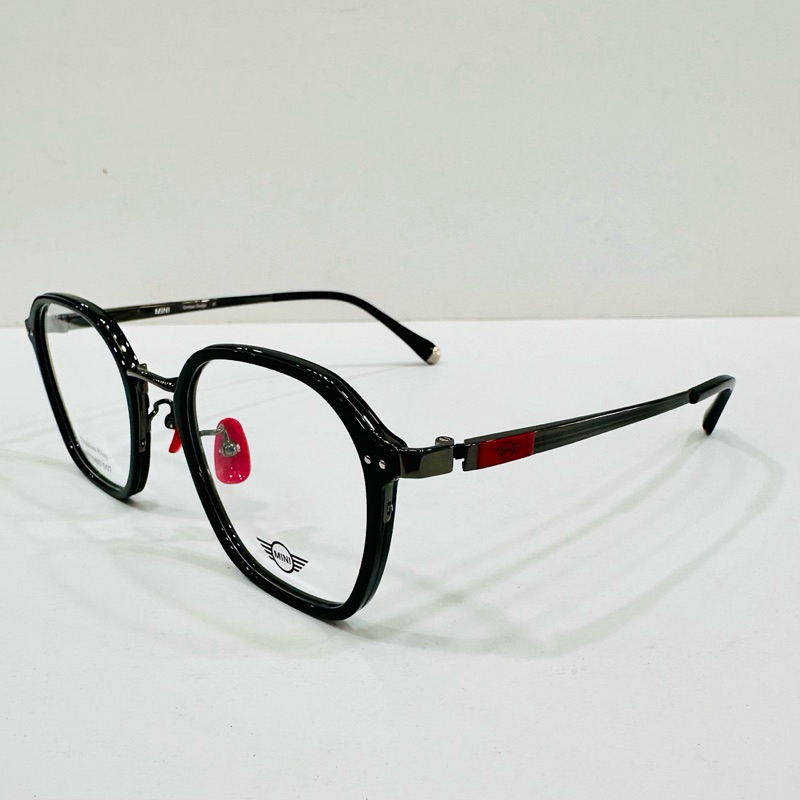 《名家眼鏡》MINI 時尚美學純鈦鐵黑色鏡腳配黑色雙框鏡面光學鏡框M55060-007【台南成大店】