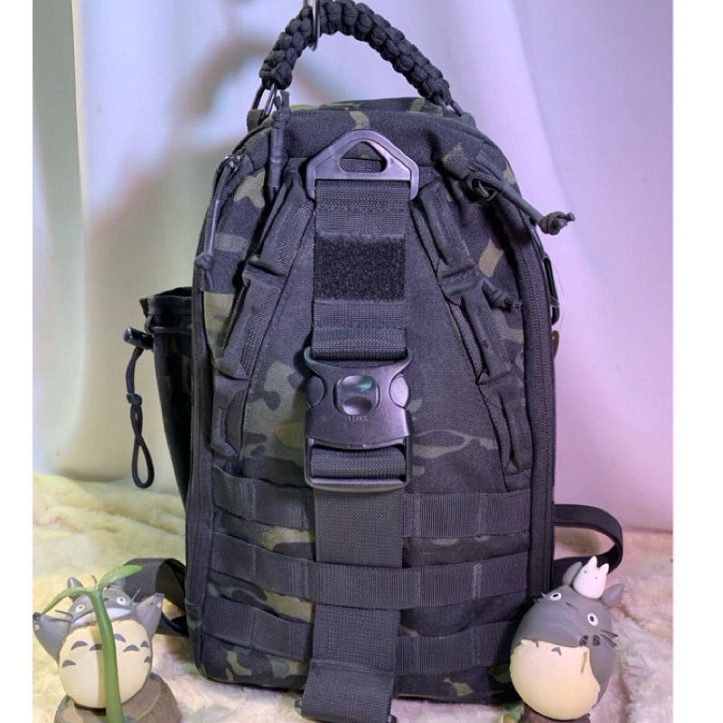 品牌 Tehdng person 野戰搖滾-生存遊戲 灰狐多功能戰術背包 多地形迷彩側背包胸掛包後背包相機包單肩包