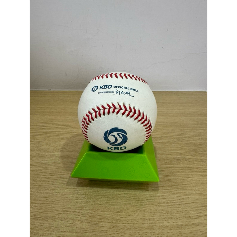 韓國職棒 2024 KBO官方比賽用球 全新 附全新球盒（424圖），1200元