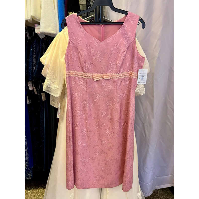 媽媽禮服 粉紅色 全緹花布 腰蕾絲緞帶🎀 桃子領 背心式無袖中長版洋裝 尺碼XL