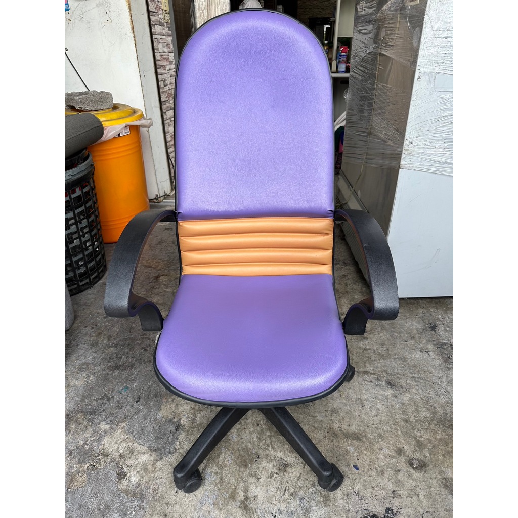 香榭二手家具*紫色皮革升降 扶手高背辦公椅-電腦椅-活動椅-書桌椅-業務椅-開會椅-電競椅-油壓椅-主管椅-麻將椅