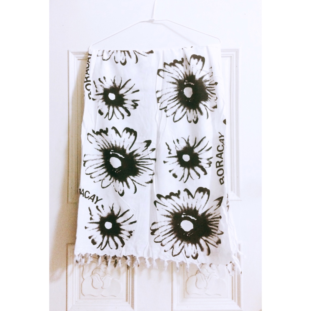 轉賣 花朵滿版設計圍巾