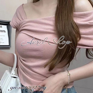 Avril 💋現貨供應 一字領棉質上衣 露肩 斜肩設計款上衣 短版四面彈棉踢 現~黑色