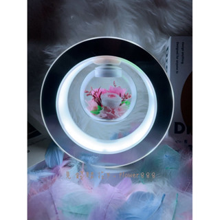 見錢眼花｜K.Flower888｜高雄花店｜永生花｜有錢花束｜自創花禮｜毛跟花扭扭棒｜波波球抱抱桶｜磁懸浮永生花藍芽桌燈