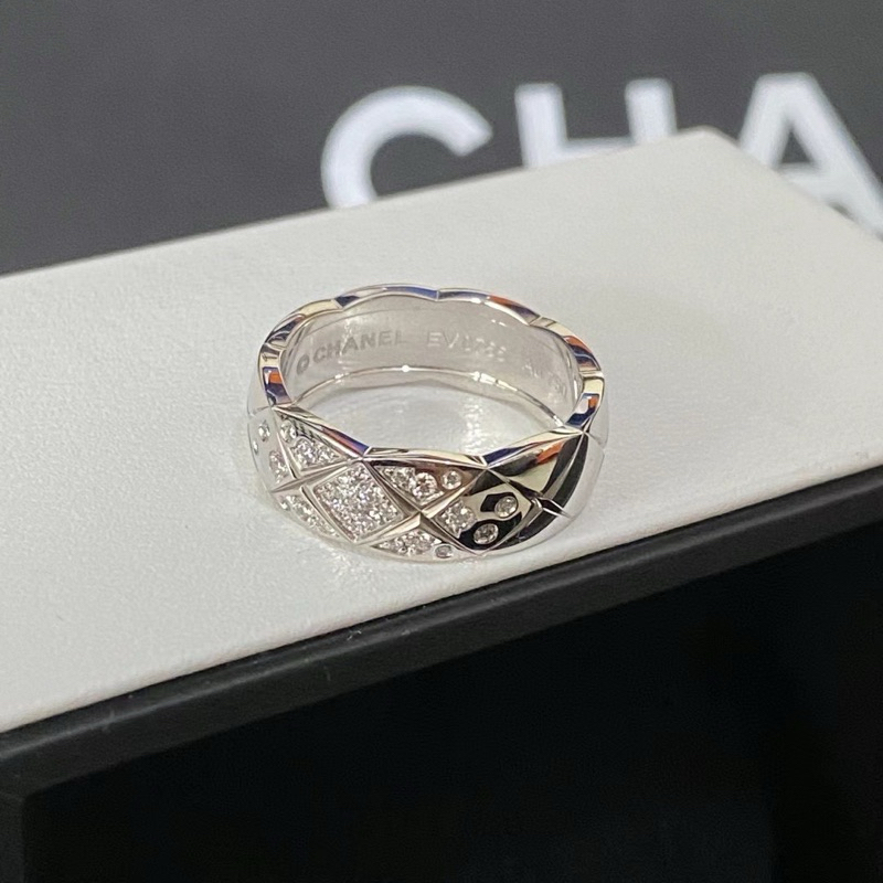 【𝐂𝐚𝐬𝐞𝐬】 Chanel｜香奈兒 coco crush 半鑽 白金 53碼 戒指 珠寶 飾品 配件 精品歐洲代購