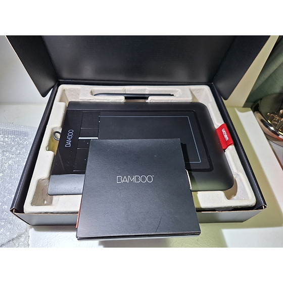 WACOM BAMBOO CTH-460 繪圖板售800元(功能正常)