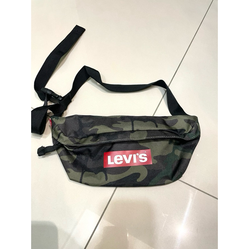 二手包｜近全新 Levis 男女同款 腰包 胸包 側背包 斜背包 迷彩 軍裝 Box logo