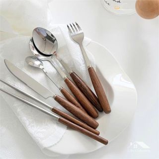 收藏生活【臺灣現貨】韓系木柄西餐具 不鏽鋼餐具 木柄餐具 木柄西餐叉 不銹鋼勺 西餐勺燭光晚餐餐具筷子湯匙牛排刀