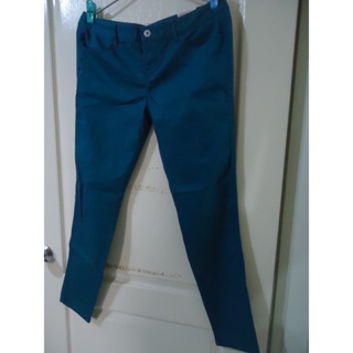 GIORDANO靛青色彈性窄管中低腰休閒長褲,尺寸30,腰圍31.5吋,原價1800,全新未穿標籤未剪,降價大出清