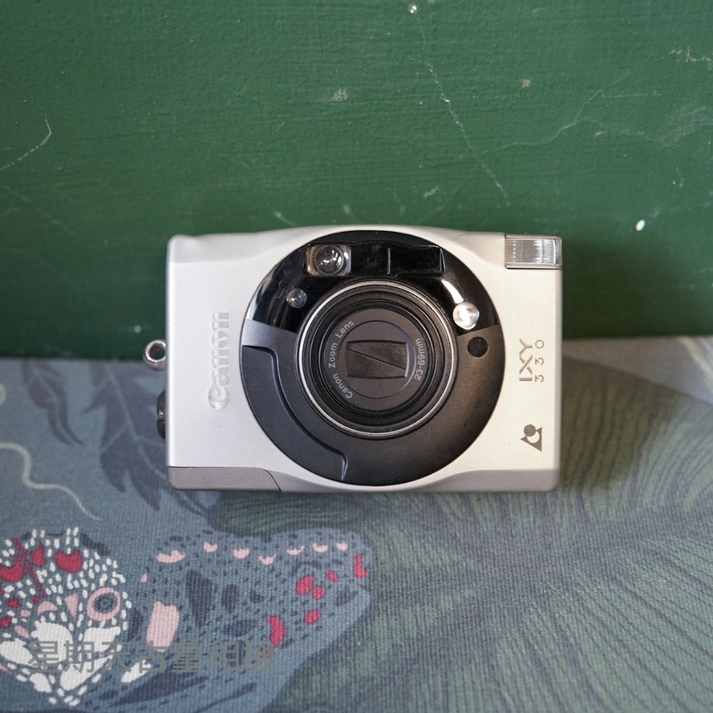 【星期天古董相機】不能用的 CANON IXY 330 零件機 擺飾 道具