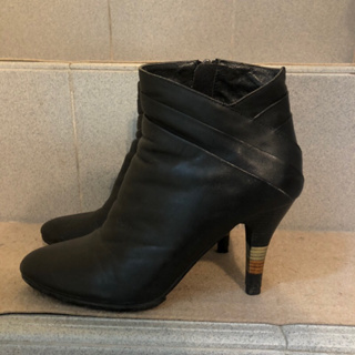 二手 ✅台灣製35號黑色真皮高跟短靴9公分鞋跟獨特