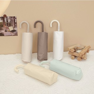 【AURA Shop】馬卡龍純色彎鉤手柄手動摺疊防曬晴雨兩用傘黑膠太陽傘女生雨傘