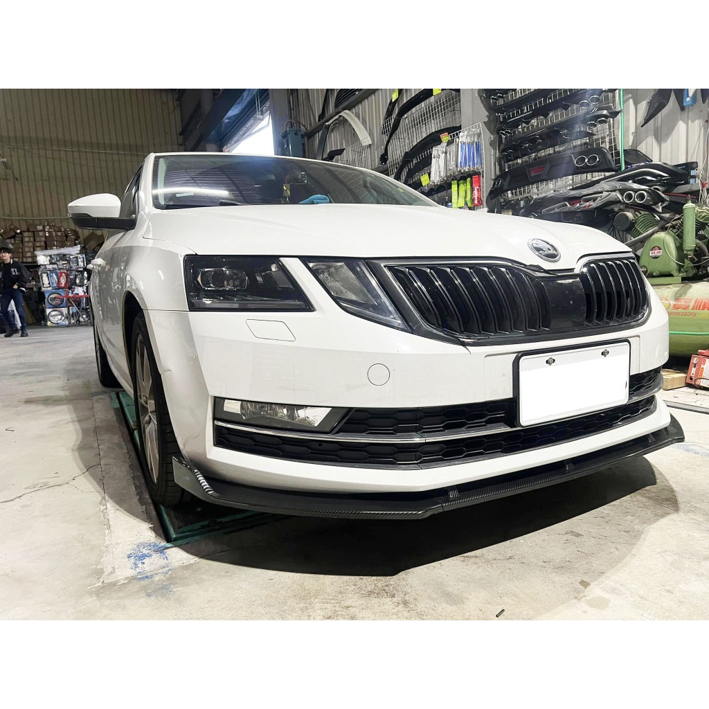 斯柯達 Skoda Octavia 明銳 專用 水轉印卡夢 前下巴 前鏟 前定風翼 前擾流板 下擾流板 保險桿 改裝下巴