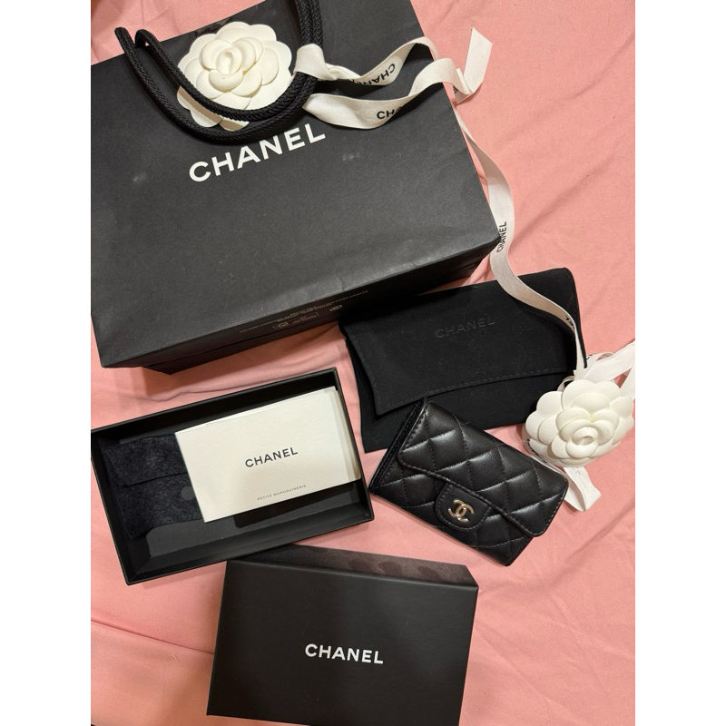 (二手) 9成新 Chanel單層羊皮銀扣卡包 （全配，購於杜拜機場)