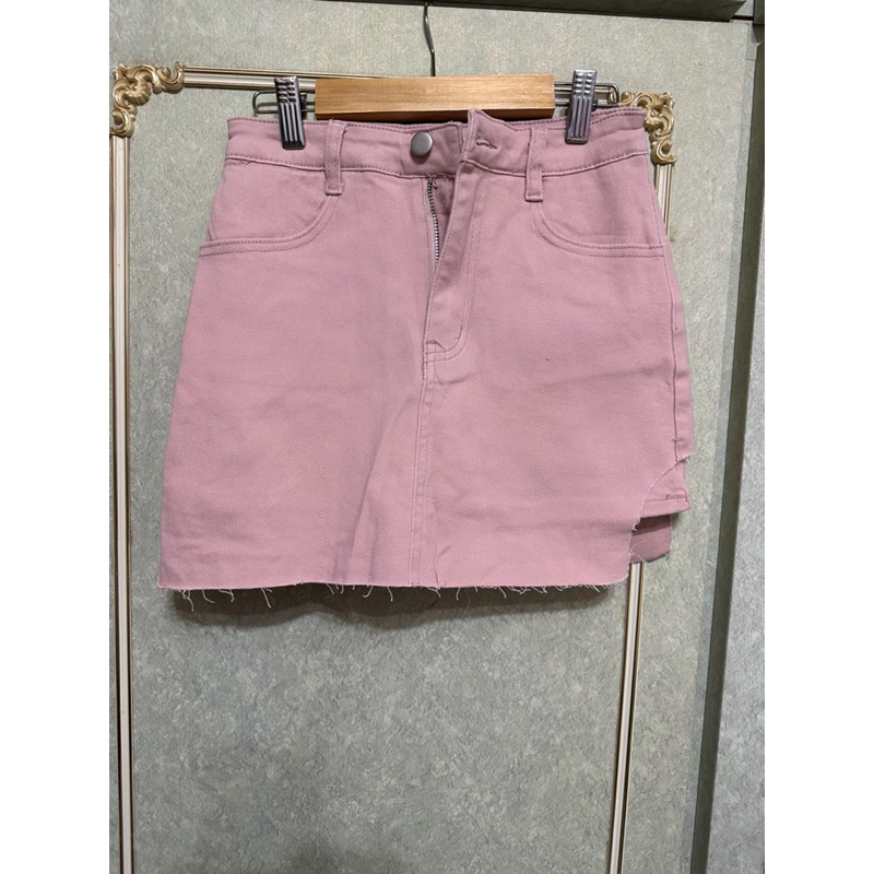 全新‼️超美粉色高腰牛仔褲裙‼️造型側挖洞，夏天必備色😍褲裙都有彈性