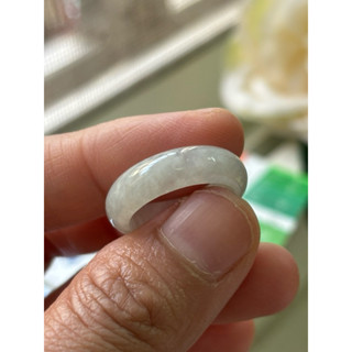 內徑17.9，國際戒圍14，H925，玉到愛，白翡翡翠戒指（戒圈），附陸證，完美無紋！！保證緬甸玉A貨翡翠，玉戒