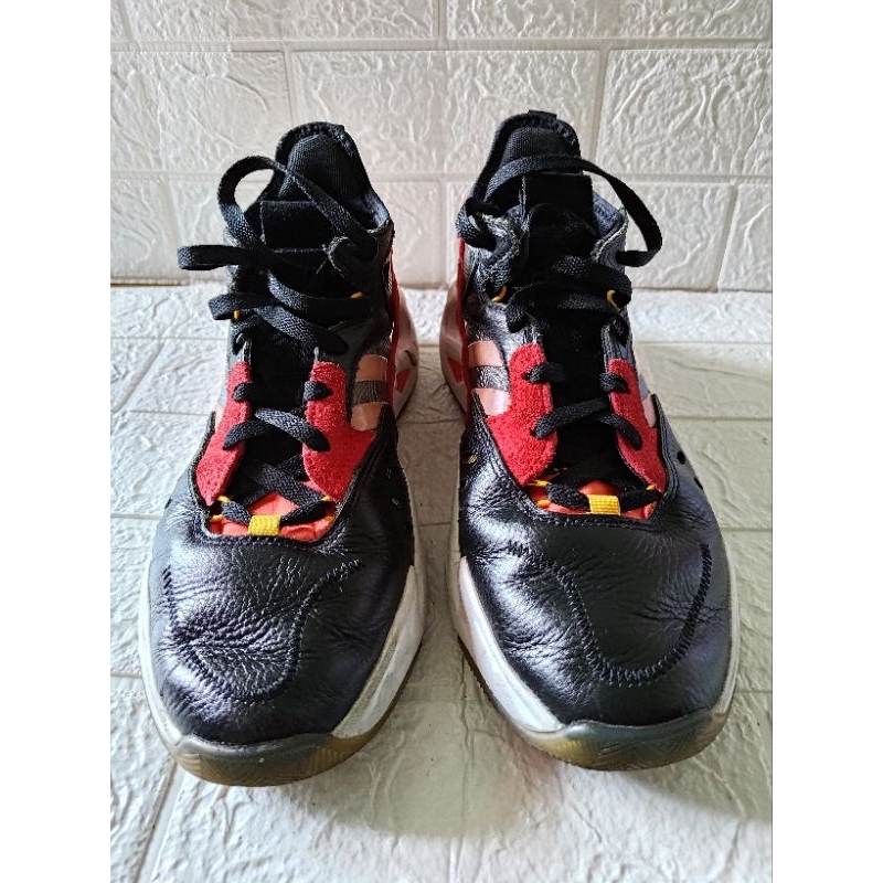 二手愛迪達籃球鞋 adidas 25.5cm 大約穿過4次
