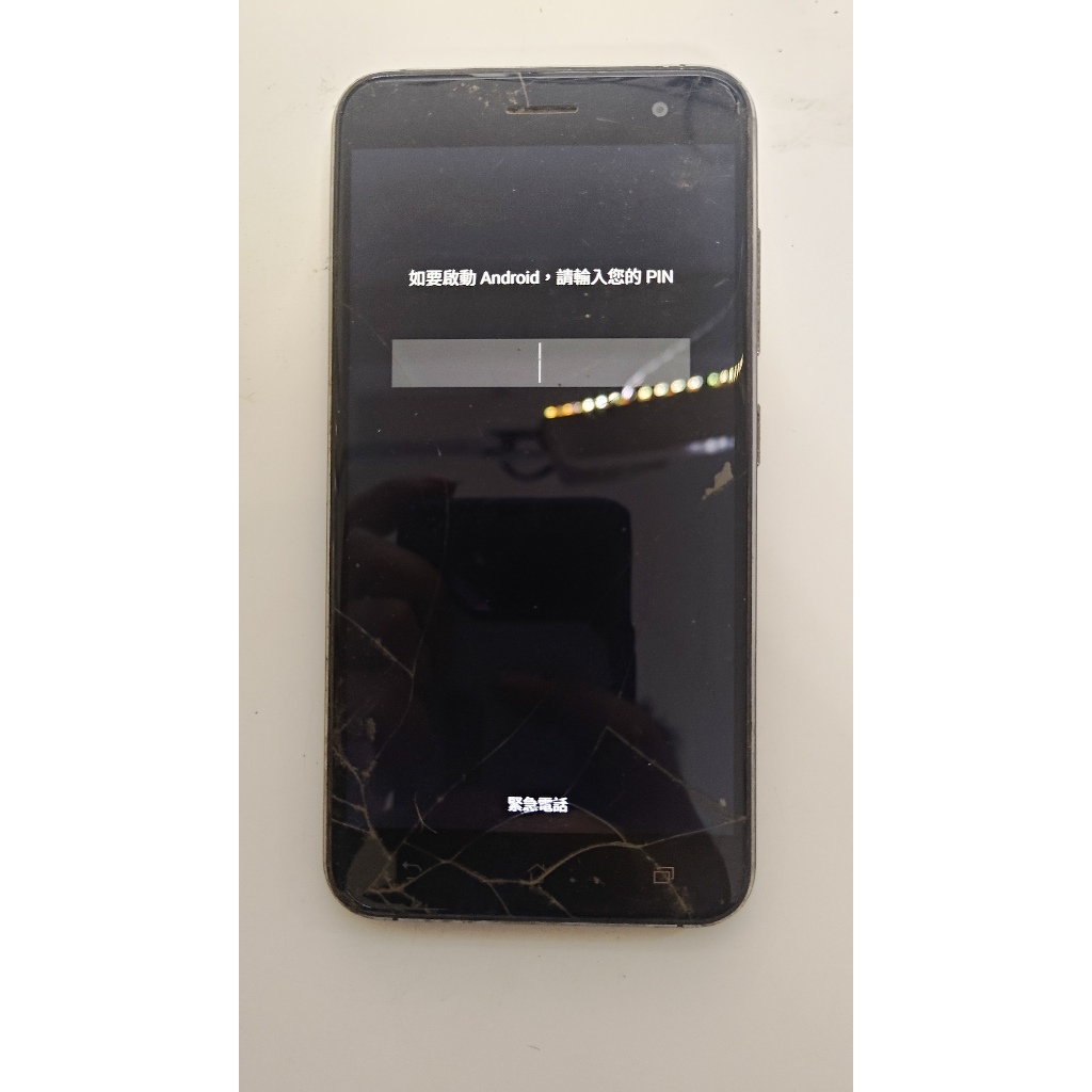 知飾家 二手手機  ASUS ZenFone 3 ZE552KL Z012DA  外觀如圖  密碼鎖  面板有損 零件機