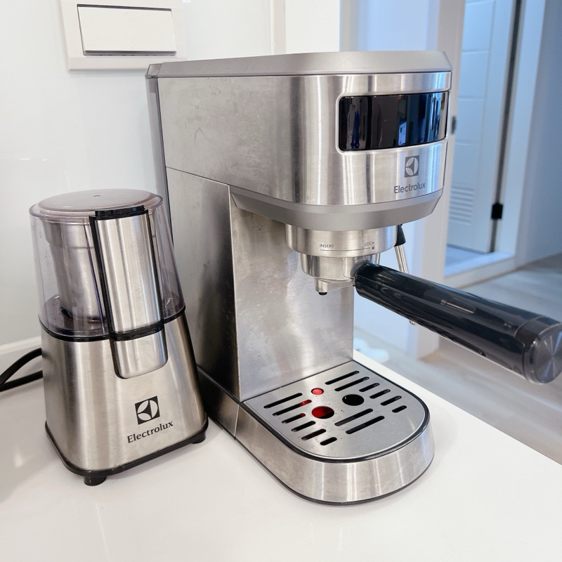《二手+送磨豆機》伊萊克斯1公升半自動義式咖啡機Electrolux E5EC-51ST ECG3003不鏽鋼電動磨豆機