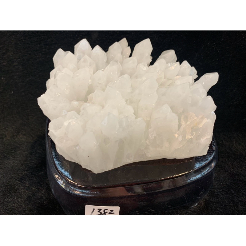 [[晶晶洞洞]]天然巴西白水晶簇.消磁石凈化風水鎮宅白水晶原石原礦皮 .重0.39-1.92公斤