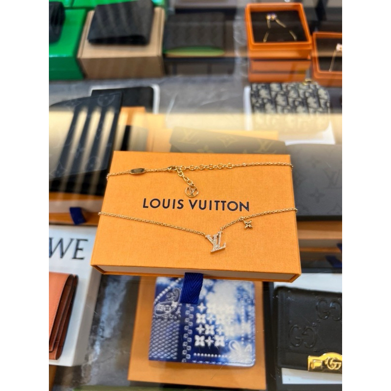 鹿晉歐美精品🦌 Louis Vuitton LV M00596 水鑽LV字項鍊