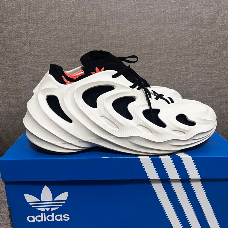 adidas adifom q 洞洞鞋