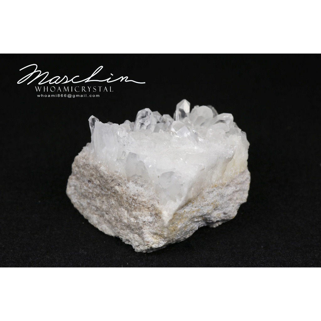 No.4707_巴西-帶岩-白水晶簇 / 消磁淨化水晶(價格不含展示晶礦手串)