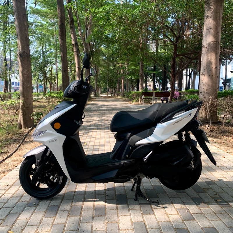 雷霆S125 ABS /二手機車/光陽（KYMCO）/熱門速克達/速克達/可分期/0元交車隔月繳款/免保人/視訊看車